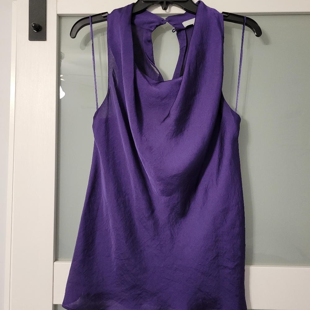 SLEEVELESS BLOUSE WITH BACK KEYHOLE BUTTON